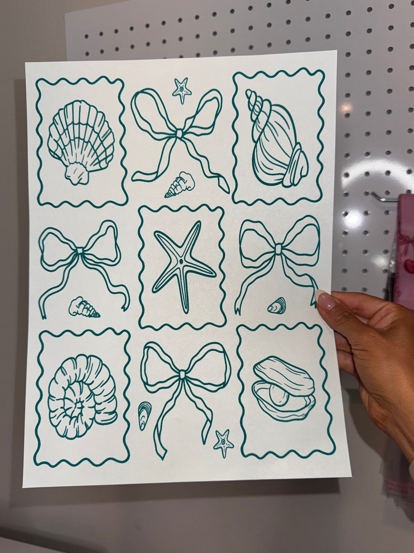 " Green Sea Shells & Bows "Screen Print