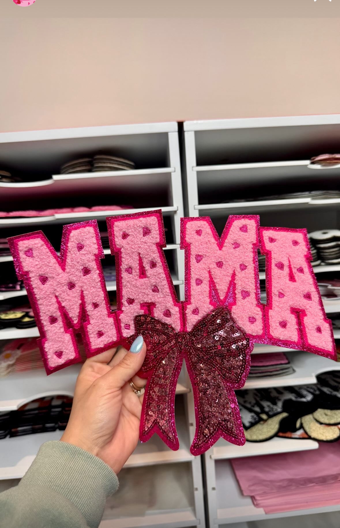 Pink hearts Mama - Sequin Patch